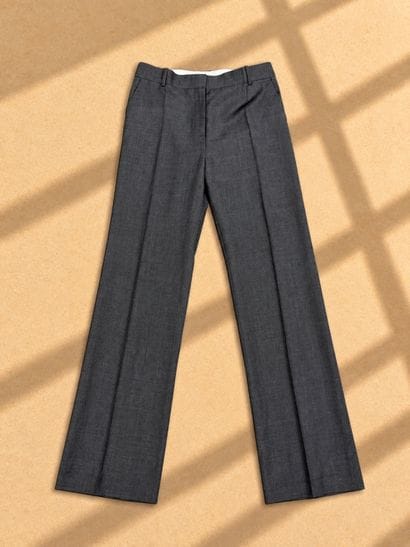 CELINE. 
Pantalon de tailleur gris. (Taille...
