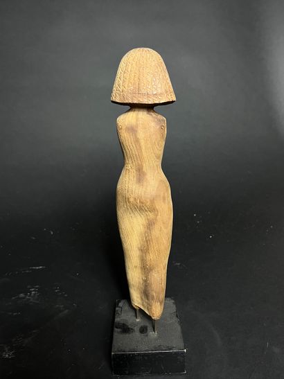 STATUETTE DE CONCUBINE NUE
en bois, dans...