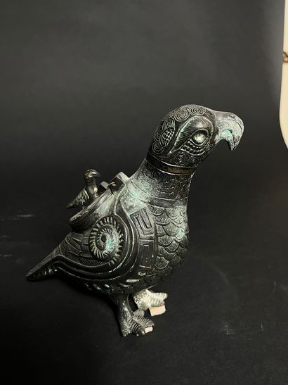 STATUETTE D’OISEAU
en bronze
Dans le style...