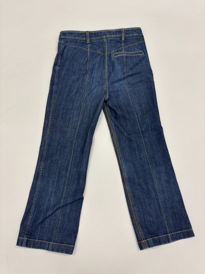 LOUIS VUITTON. 
Pantalon en jeans. (Taille...