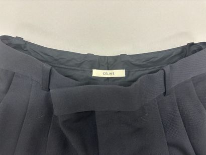 CELINE. 
Pantalon de tailleur noir. (Taille...