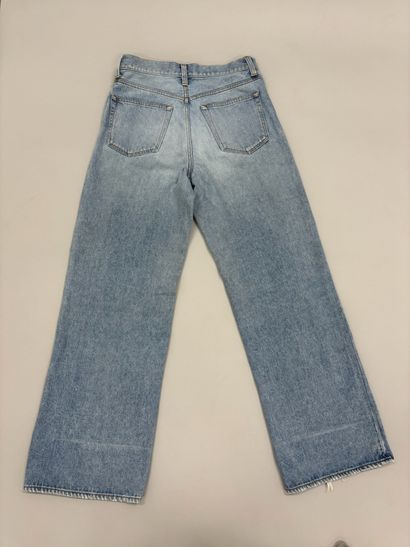 BALENCIAGA. 
Pantalon en jeans bleu. (Taille...