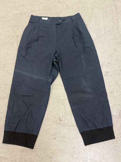 DRIES VAN NOTEN. 
Pantalon bicolore bleu...