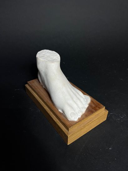 FOOT FRAGMENT
made of white marble
Roman...