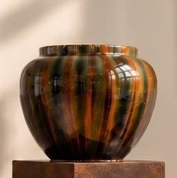 CACHE-POT 
en céramique glaçurée vert et...