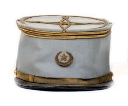Képi de lieutenant des compagnies sahariennes....