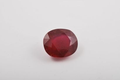 Rubis opaque, de qualité non gemme, taille...