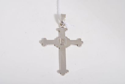 Croix bourgeonnée en or blanc 18K ornée d'un...