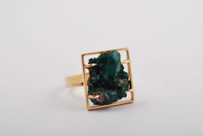 Bague en or rose 18K, le plateau rectangulaire...