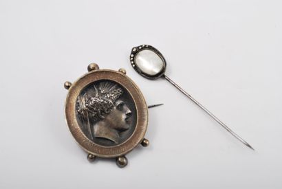 Auguste CAÏN (1821-1894)
Broche en argent...