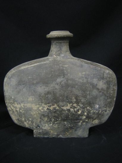 HAN (206 av. J.C. - 220 ap. J.C.)
Vase «...