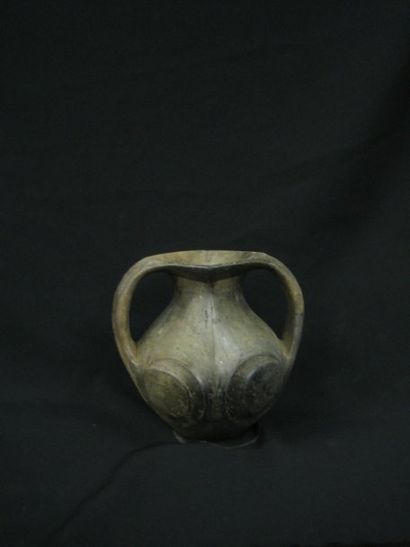 Vase « Guan » à deux larges anses, à décor...