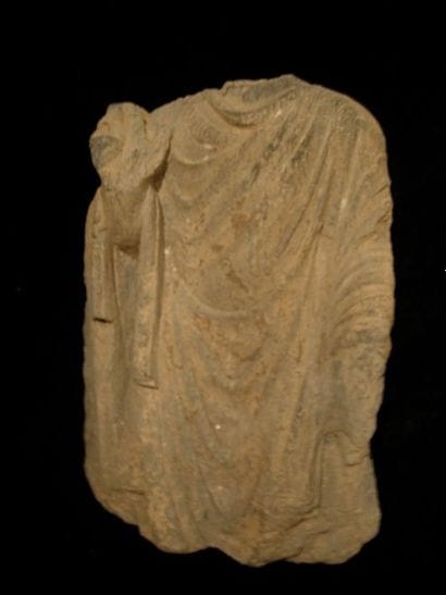 Torse de Bouddha. En schiste. H : 30 cm