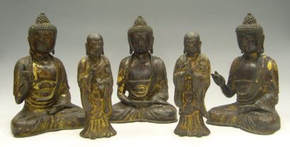 Ensemble composé de trois Bouddha et deux...