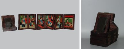 Petit psyché en bois contenant un miroir...