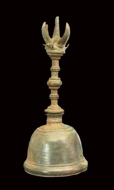 INDONÉSIE
« Ghanta » Cloche de prêtre. L'extrémité...