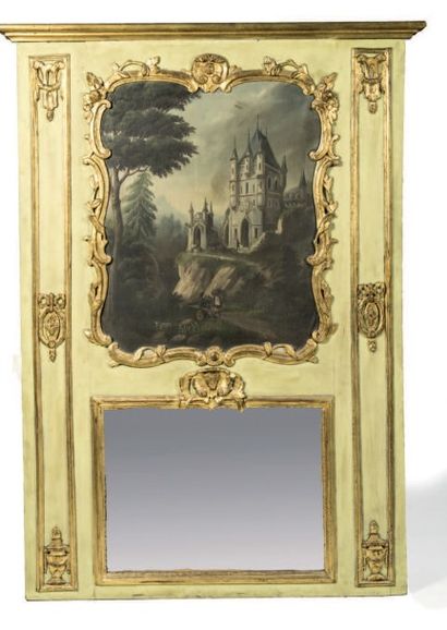 Trumeau de cheminée en bois sculpté de feuillages...