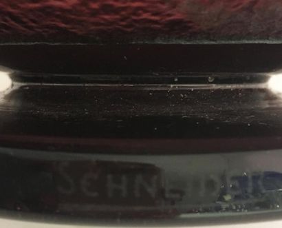 SCHNEIDER

Vase à décor gravé à l'acide.
Signé...
