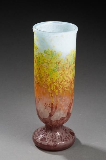 DAUM Nancy

«Arbres jaunes»
Vase cylindrique...