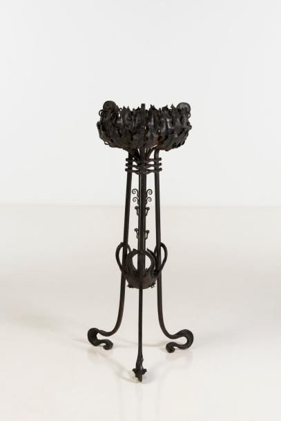 Alessandro Mazzucotelli (1865-1938)

Jardinière...