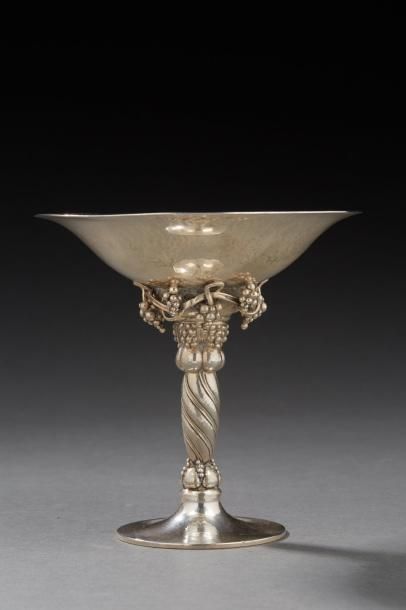 GEORG JENSEN (1866-1935)

Rare coupe à compote...