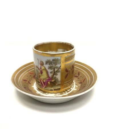 Collection de 120 tasses