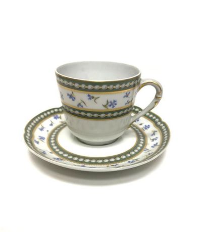 Collection de 120 tasses