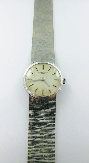 AUDEMARS PIGUET.
23mm vintage 750-th gold...