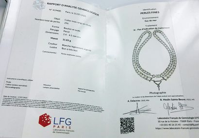 LEROY.
750-thousandths gold necklace watch,...