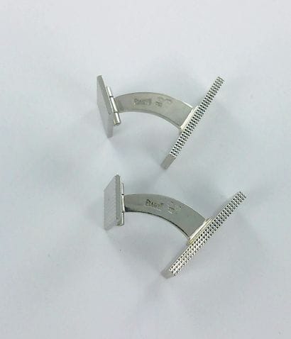 PIAGET.
Paire de boutons de manchettes or...