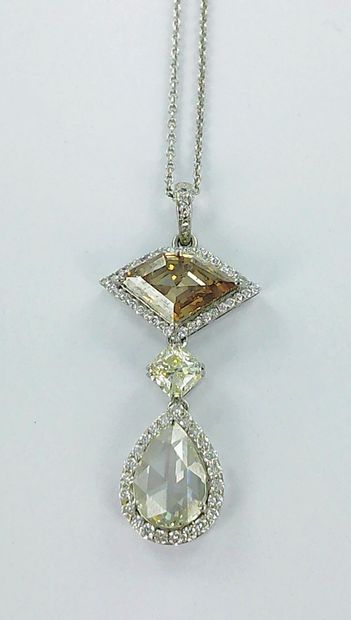 Pendentif or gris 750 millièmes serti d'un...