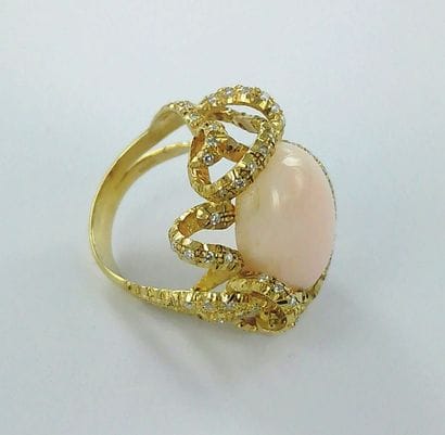 Bague or 750 millièmes sertie d'un important...