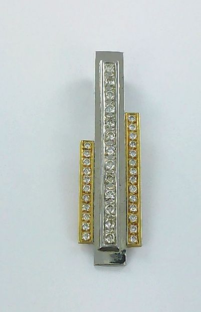 Pendentif deux ors 750 millièmes serti de...
