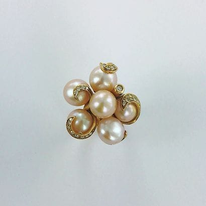 MARCO MOLINARIO.
750 gold ring set with six...