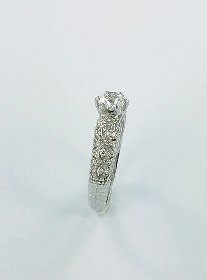 750-thousandst white gold ring set with one...
