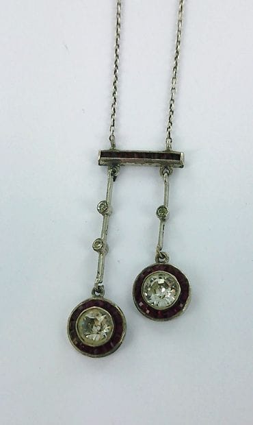 Silver and gemstone choker.
Gross weight:...