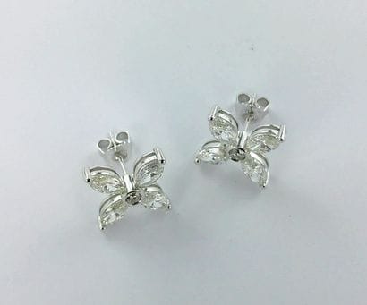 Paire de boucles d'oreilles or gris 750 millièmes...
