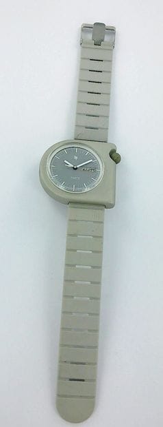 LIP, by Roger Tallon.
Watch with aluminum...