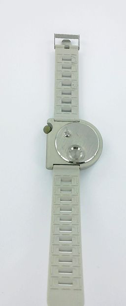 LIP, by Roger Tallon.
Watch with aluminum...