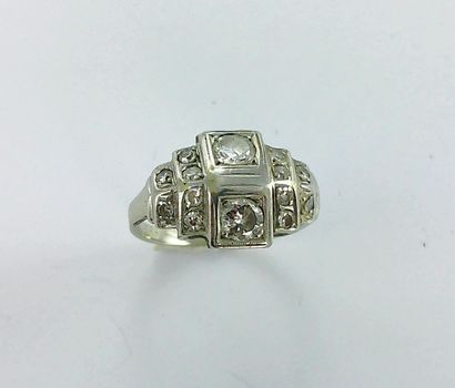 750-th white gold and platinum ring set with...