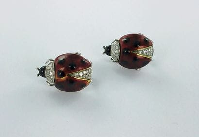 NARDI.
Paire de boucles d'oreilles Coccinelles...