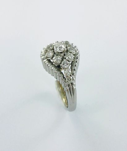 Platinum ring set with diamonds (approximately...