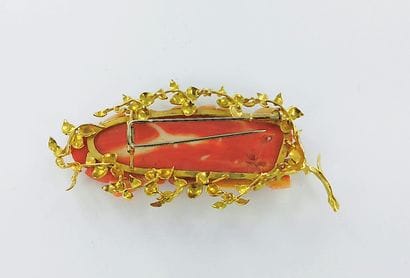 JEAN ÉTÉ.
750-thousandths gold brooch with...