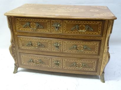 Commode mazarine en placage de merisier,...