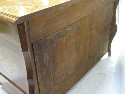 Commode mazarine en placage de merisier,...