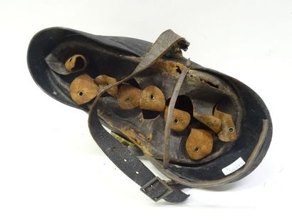 Casque à chenille de sous-officier de Chasseur...