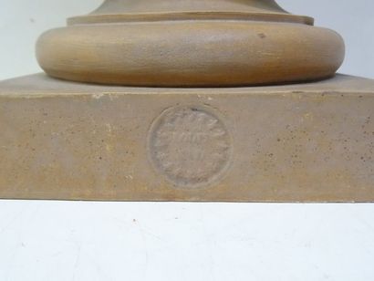 Buste en terre cuite représentant Louis XVII....