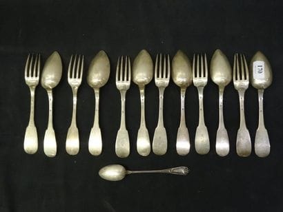 6 couverts en argent, modèle uni plat, poinçons...