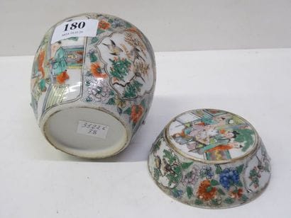 Pot couvert en porcelaine de Canton à décor...