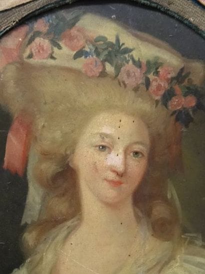 Un paravent à 5 feuilles à décor de broderies...